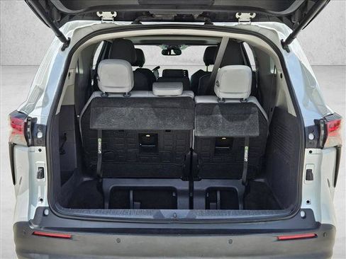 Used 2022 Toyota Sienna XLE FWD image 7