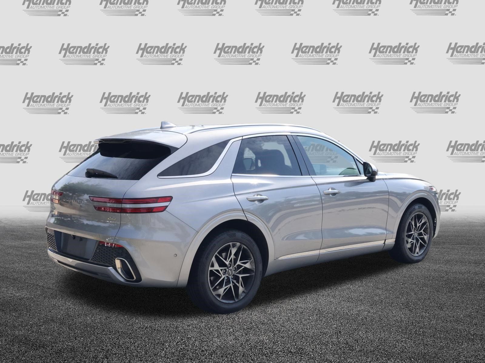 Used 2022 Genesis GV70 2.5T w/ Advanced Package AWD/4WD image 9