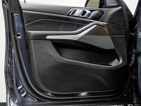 Used 2022 BMW X5 M50i w/ Premium Package image 37