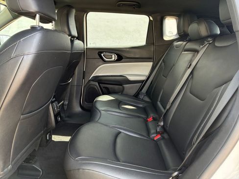 Used 2025 Jeep Compass Limited image 27