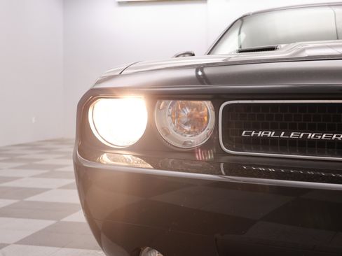 Used 2009 Dodge Challenger R/T RWD image 18