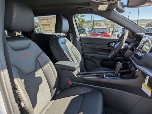 New 2026 Jeep Compass Trailhawk w/ Sun, Sound & Navigation Group AWD/4WD image 29