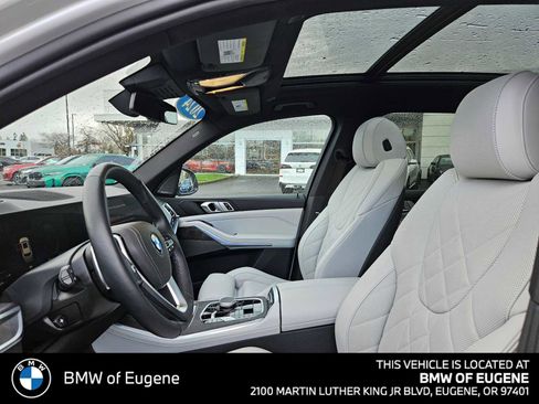 Used 2024 BMW X5 xDrive40i w/ Premium Package image 24
