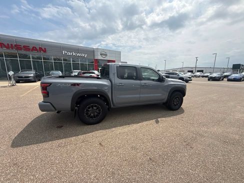 Used 2023 Nissan Frontier PRO-4X w/ Pro-4X Premium Package AWD/4WD image 9