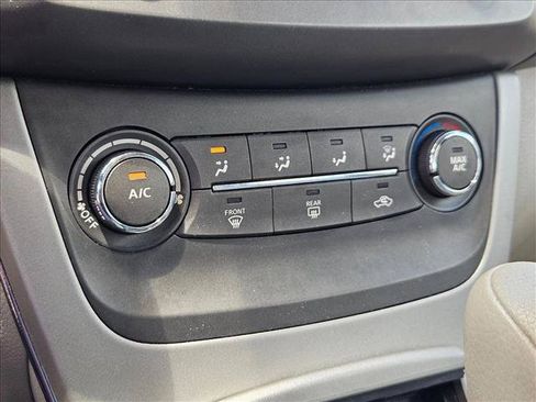 Used 2013 Nissan Sentra S FWD image 9