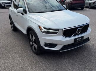 Used 2021 Volvo XC40 T5 Momentum w/ Premium Package AWD/4WD video 1