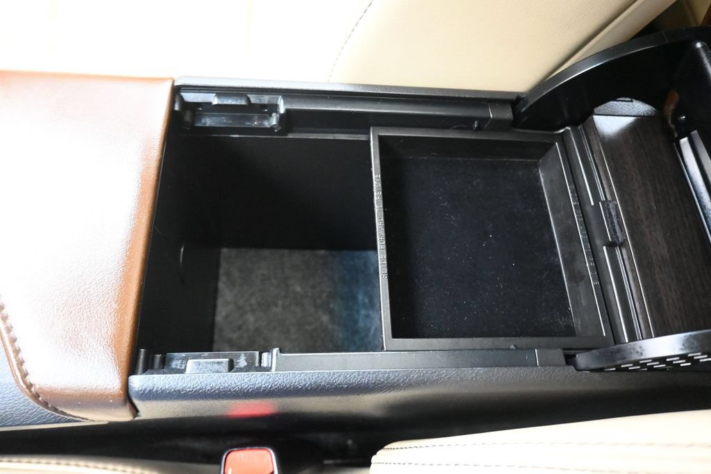 Used 2016 Toyota Avalon Limited w/ Toyota Safety Sense Package FWD image 26