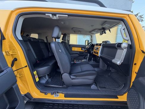 Used 2010 Toyota FJ Cruiser 4WD image 14