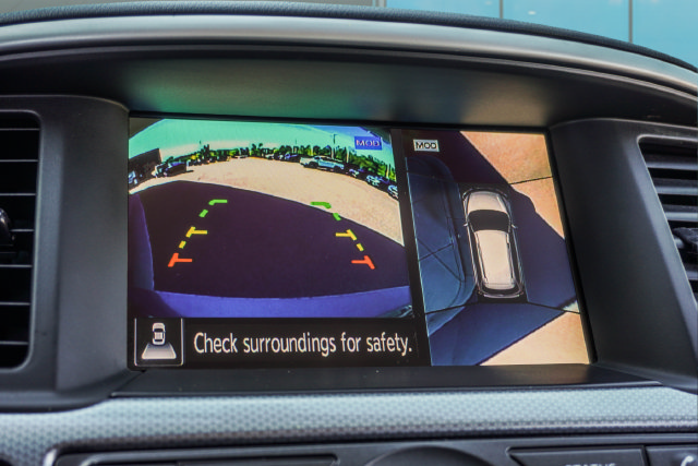 Used 2019 Nissan Pathfinder SL FWD image 18