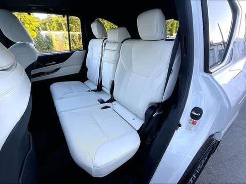 Certified 2025 Lexus LX 600 4WD w/ Accessory Package (2T) image 22