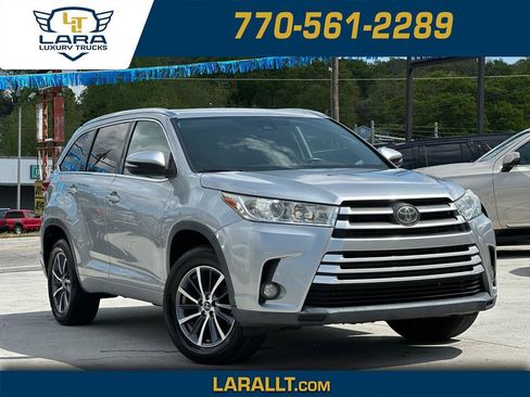 Used 2018 Toyota Highlander XLE FWD image 1