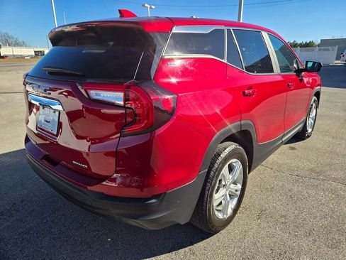 Used 2024 GMC Terrain SLE image 4