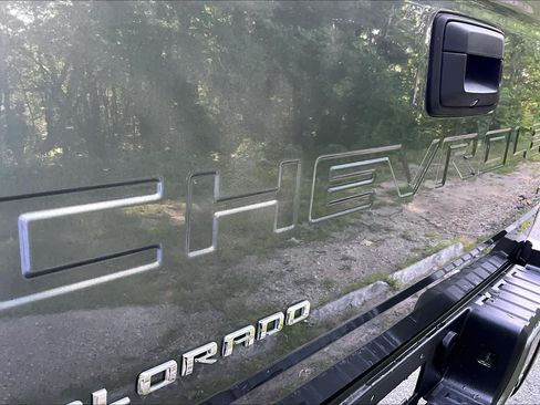 Used 2022 Chevrolet Colorado Z71 w/ Safety Package AWD/4WD image 29