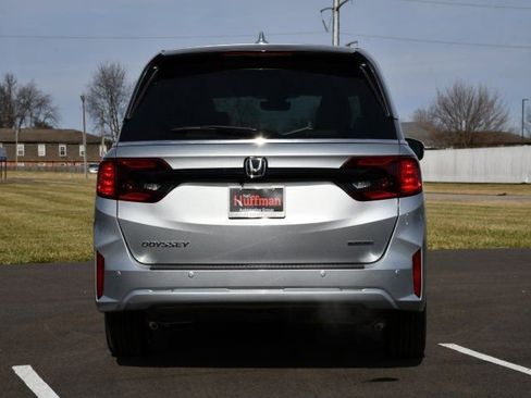 New 2026 Honda Odyssey Touring image 6