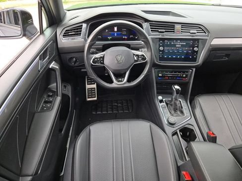 Used 2024 Volkswagen Tiguan SE R-Line AWD/4WD image 6