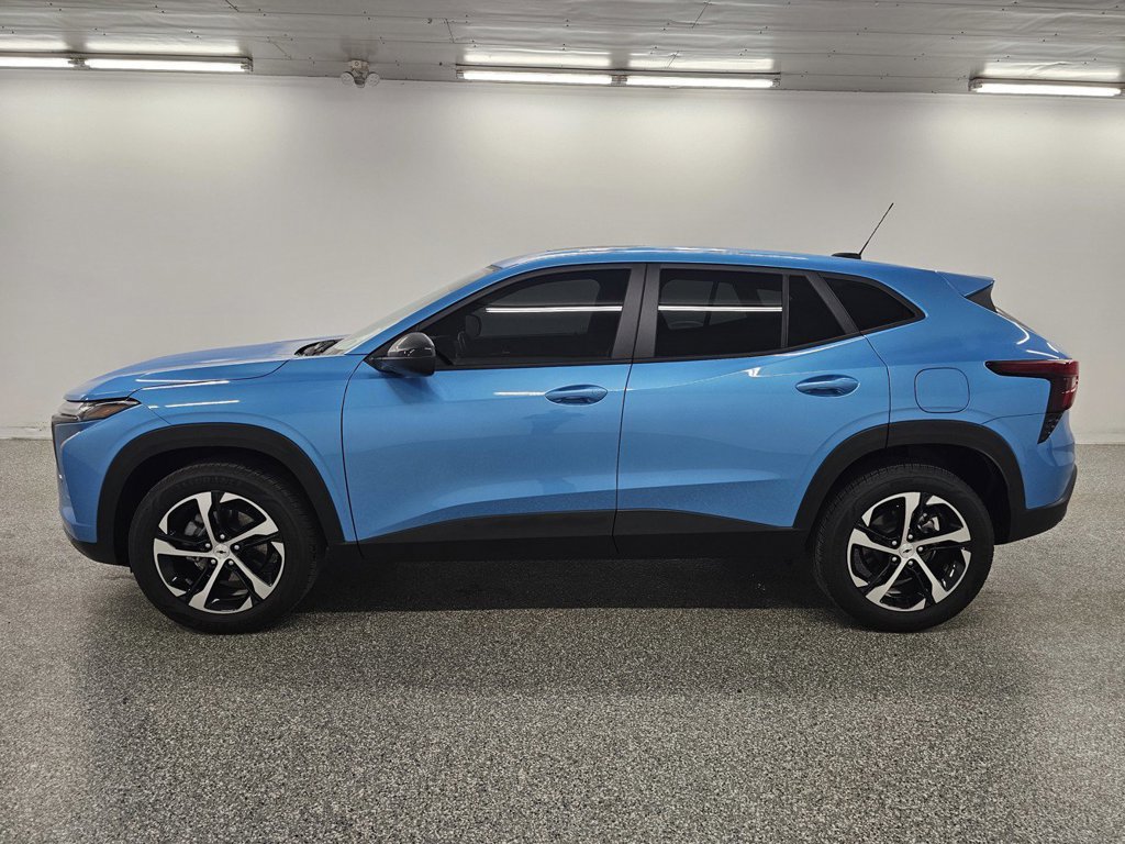 Used 2025 Chevrolet Trax RS w/ Sunroof Package FWD image 9
