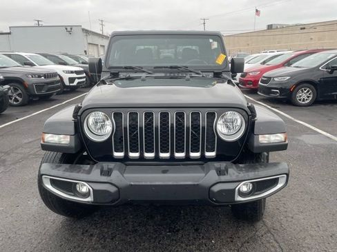 Used 2022 Jeep Gladiator Overland image 2