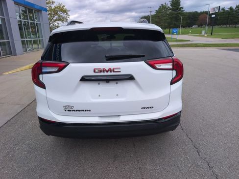 Used 2023 GMC Terrain SLT w/ Infotainment Package II AWD/4WD image 7