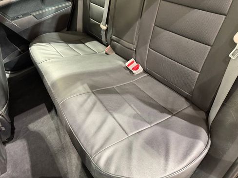 Used 2015 Toyota Corolla LE FWD image 18