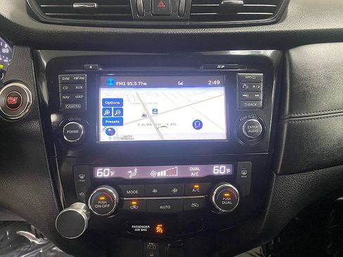 Used 2017 Nissan Rogue SL w/ SL HEV Premium Package image 19