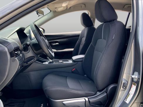 Used 2024 Nissan Sentra SV w/ All-Weather Package FWD image 8