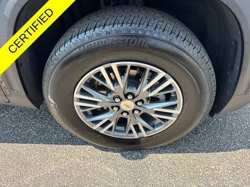Used 2025 Chevrolet Traverse LT w/ LPO, Floor Liner Package FWD image 27