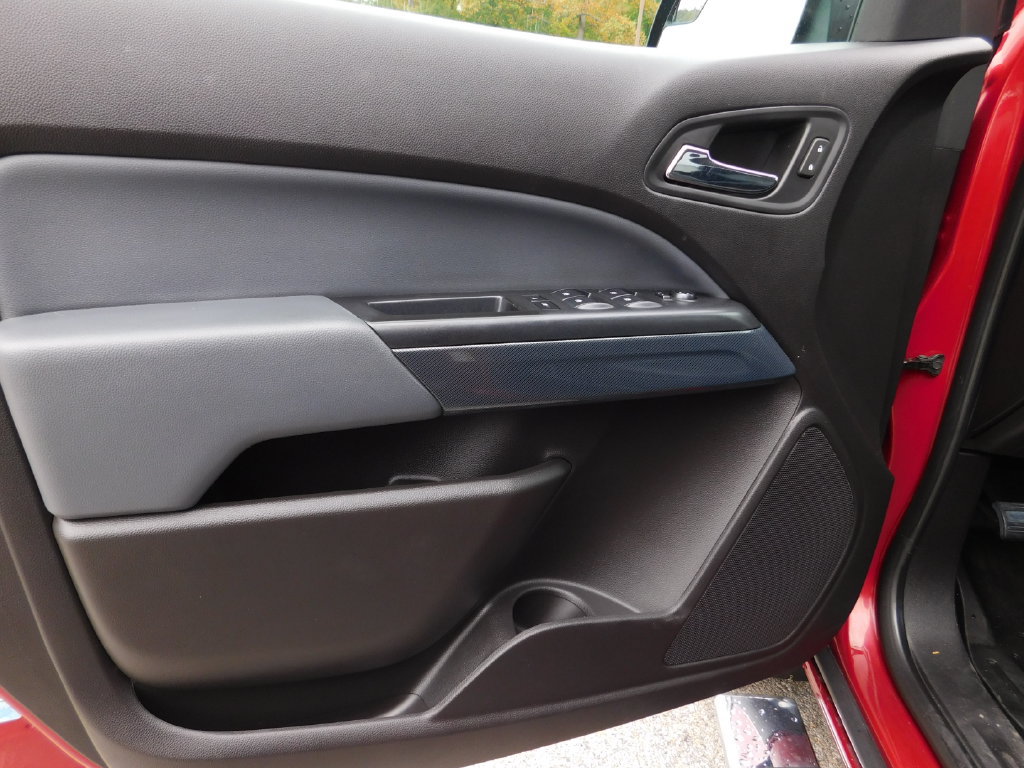 Used 2018 Chevrolet Colorado Z71 AWD/4WD image 19