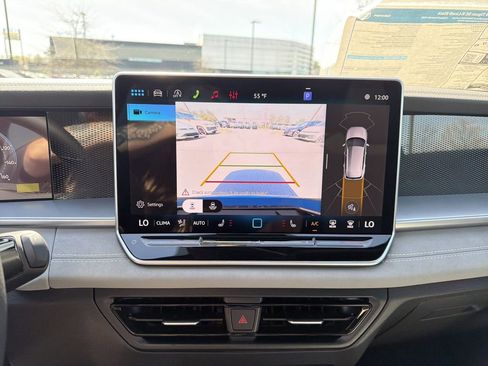 New 2026 Volkswagen Tiguan SE R-Line FWD image 30