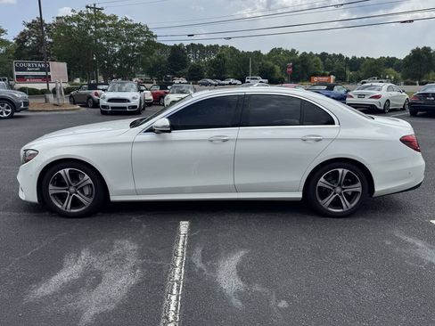 Used 2017 Mercedes-Benz E 300 image 4