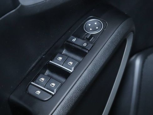 Used 2023 Kia Soul LX FWD image 16