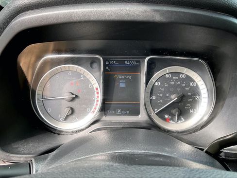 Used 2019 Nissan Titan SV w/ SV Convenience Package RWD image 22