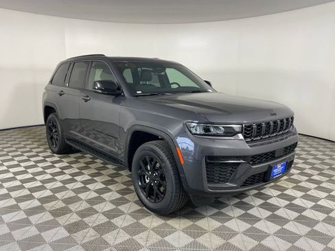 New 2026 Jeep Grand Cherokee Altitude AWD/4WD image 10