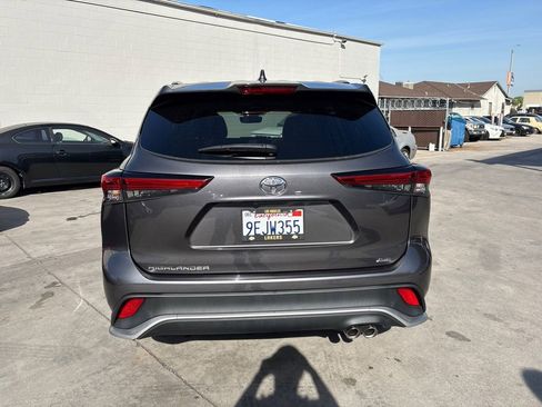 Used 2023 Toyota Highlander XSE image 6