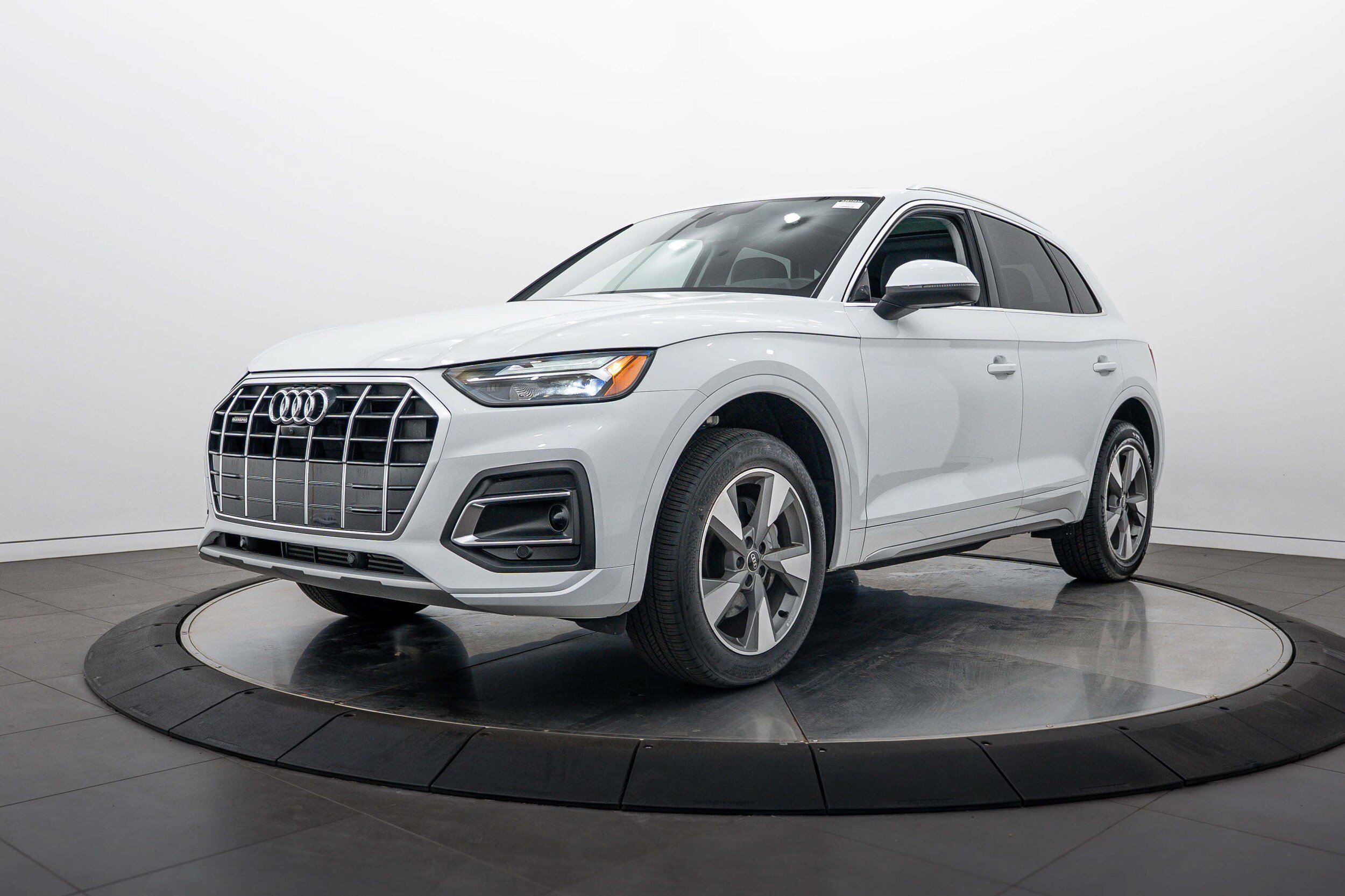 Certified 2024 Audi Q5 2.0T Premium Plus w/ Premium Plus Package AWD/4WD image 7