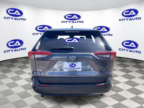 Used 2022 Toyota RAV4 LE FWD image 4