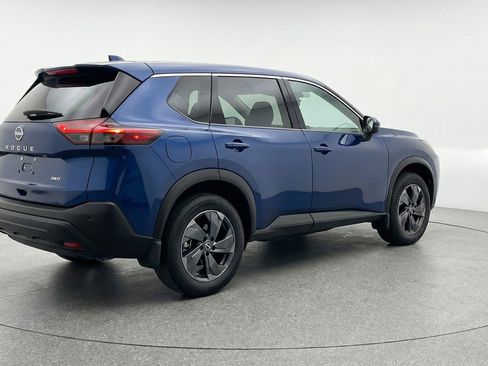 Used 2025 Nissan Rogue SV image 9