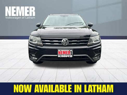 Used 2018 Volkswagen Tiguan SEL AWD/4WD image 6