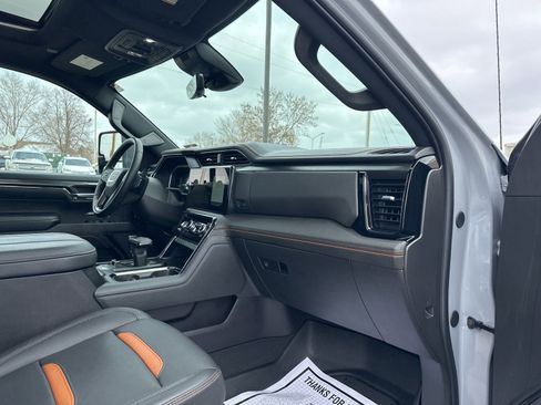 Used 2024 GMC Sierra 1500 AT4 w/ Technology Package image 36