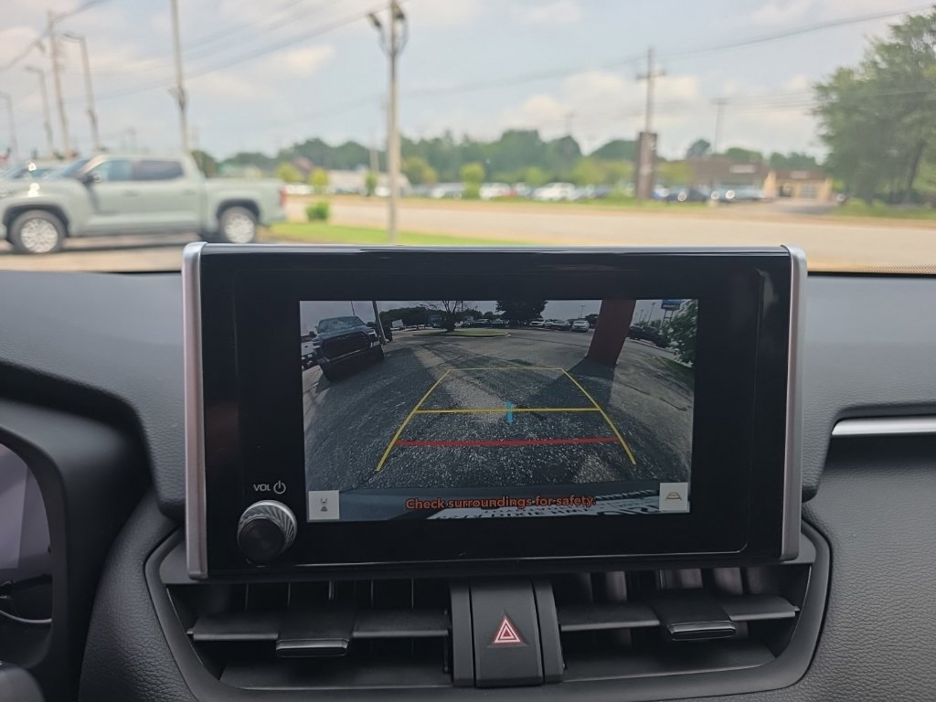 Certified 2024 Toyota RAV4 LE AWD/4WD image 19
