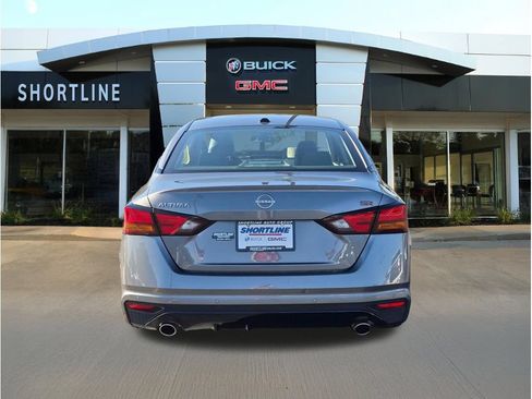 Used 2026 Nissan Altima 2.5 SR FWD image 2