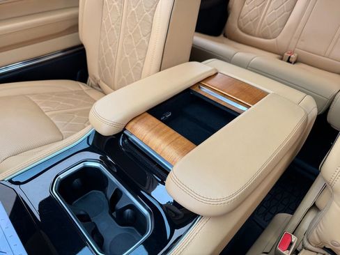 Used 2022 Jeep Grand Wagoneer Series III image 39