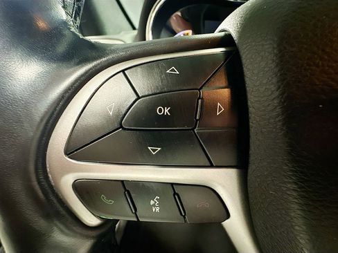 Used 2021 Jeep Grand Cherokee Laredo X AWD/4WD image 38