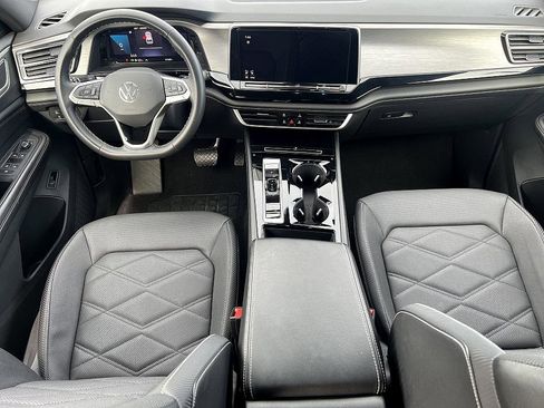 Used 2024 Volkswagen Atlas Cross Sport SE image 17