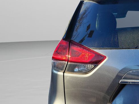 Used 2019 Nissan Rogue SL image 21