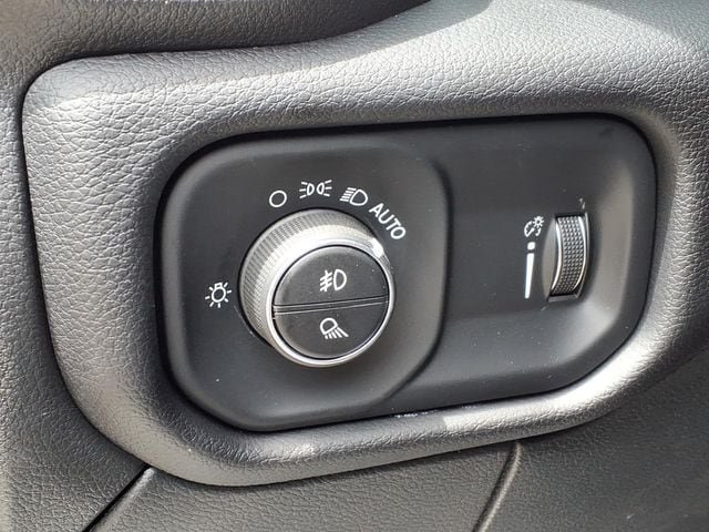 Used 2024 RAM 2500 Big Horn AWD/4WD image 20