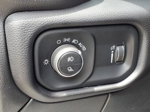 Used 2024 RAM 2500 Big Horn AWD/4WD image 20