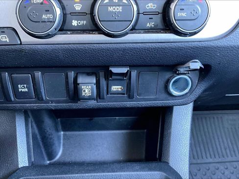 Used 2022 Toyota Tacoma 4x4 Double Cab image 20