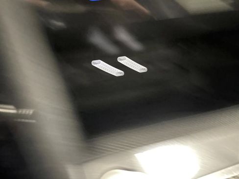 Used 2023 Volkswagen Tiguan SE image 22