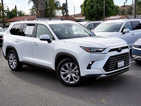 Used 2026 Toyota Grand Highlander AWD Hybrid image 3