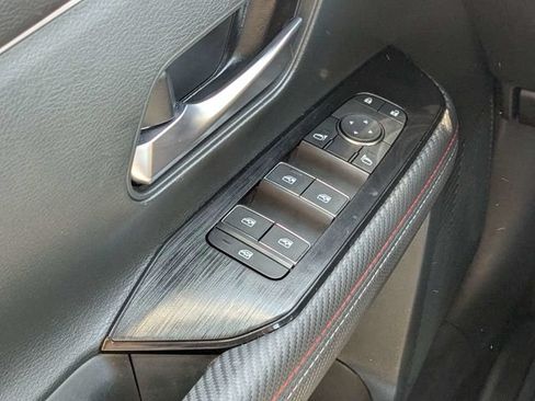 Used 2025 Nissan Kicks SR FWD image 17